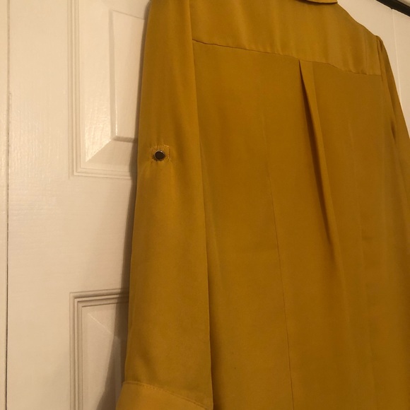 Mustard colored button down - Picture 4 of 4